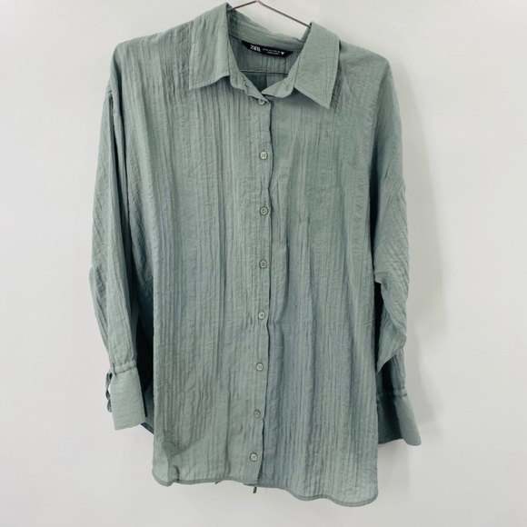 Zara Tops - Zara Long Sleeve Split Back Button Down Size Medium